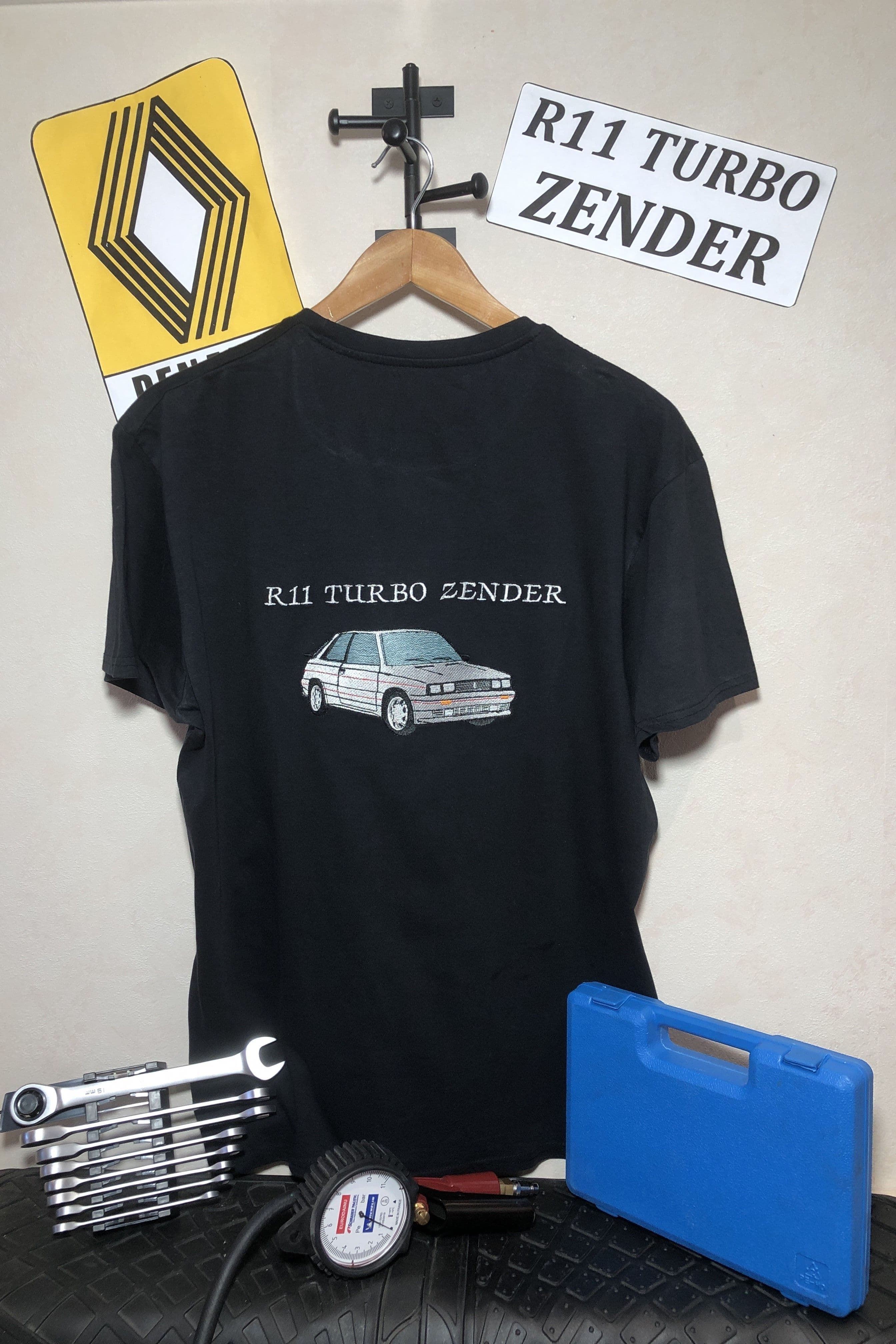 T-shirt noir brodé R11 Turbo Zender