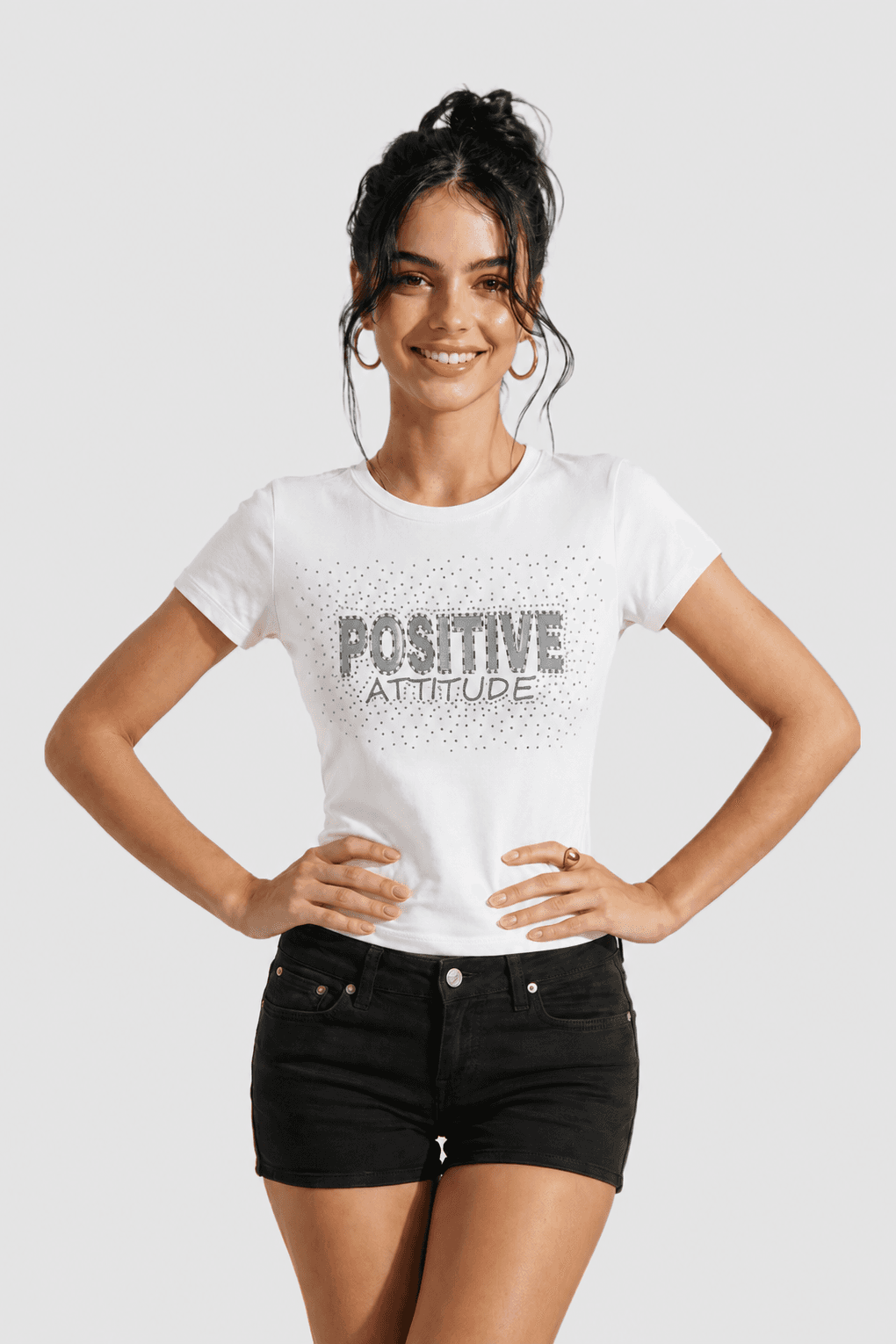 t-shirt brodé avec strasss positive attitude