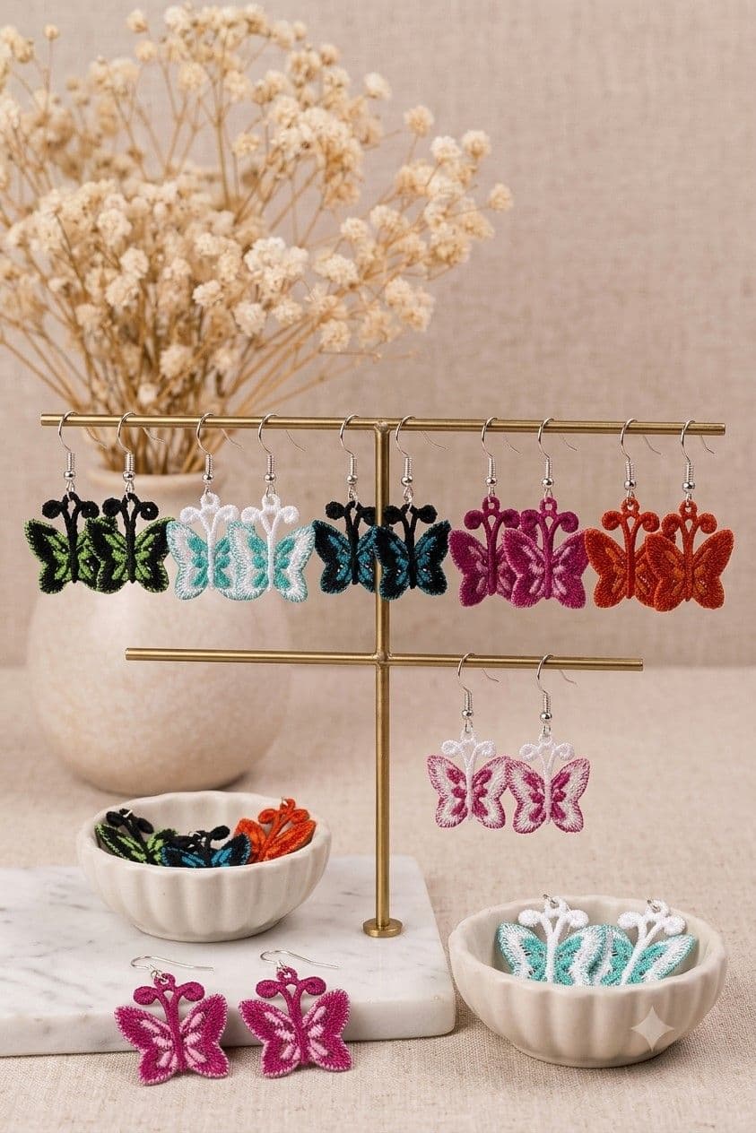 Boucles d'oreilles papillons brodées